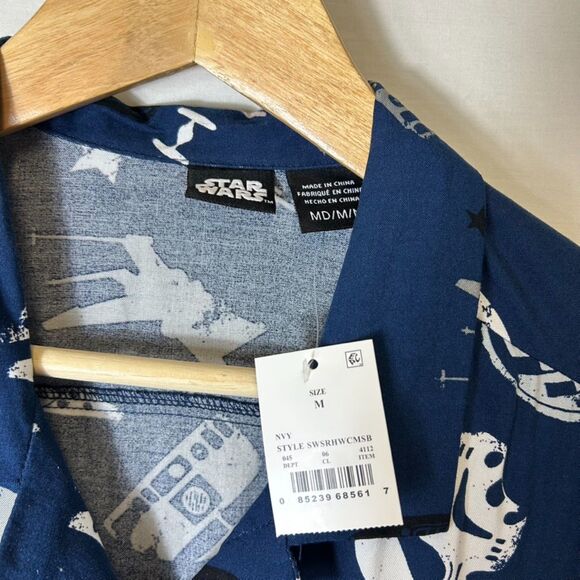 Star Wars NWT Navy Icon Print Short Sleeve Button Front Shirt Size M - Picture 2 of 12